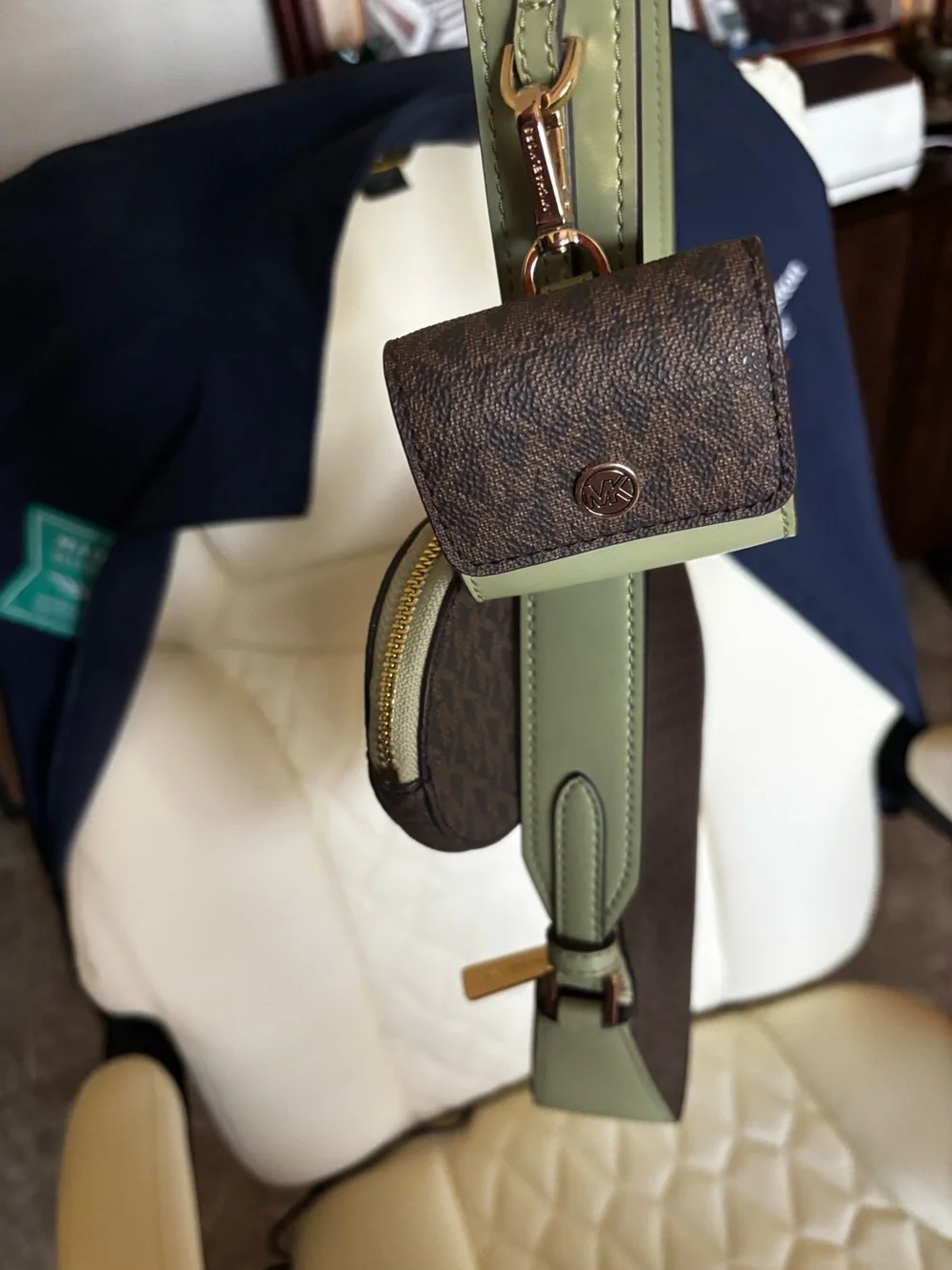Michael Kors JET SET TRAVEL PLUS TECH CROSSBODY - small